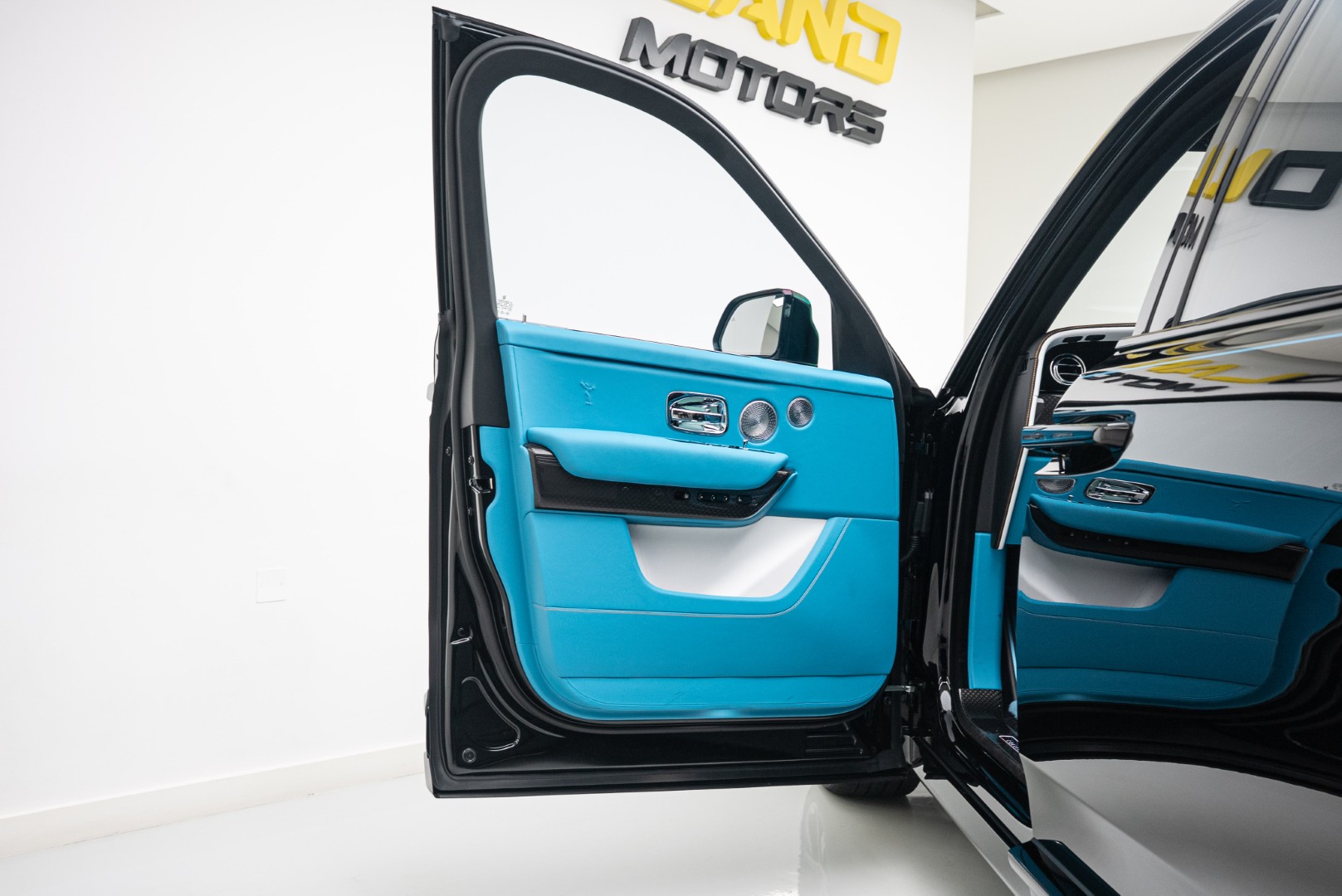 2025 ROLLS ROYCE CULLINAN |BLACK BADGE | BESPOKE AUDIO SYSTEM | FULL OPTION |